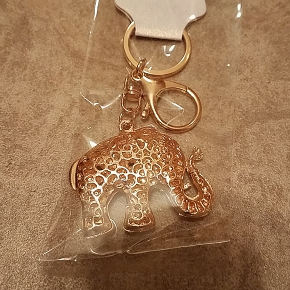 NWT.  Pink Elephants Parade! - Picture 6 of 8